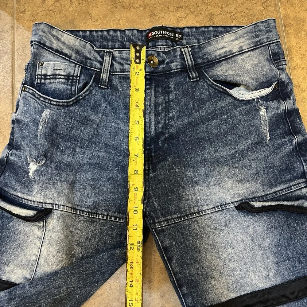 South pole Blue Jean shorts - Size 32 slim - Distressed - Black‎ Stripes - Men's